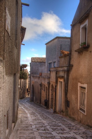 Street scene at Erice
IMG_4082_3_4.jpg