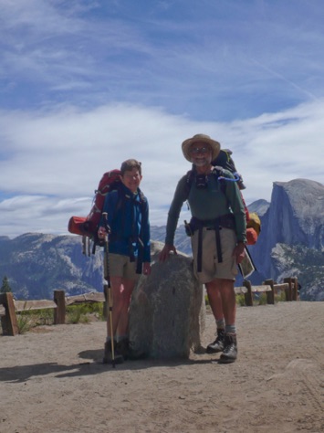 Ready to start from Glacier Point
L1010744_1.jpg